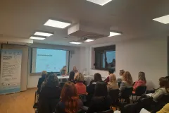 Održana Javna tribina na temu “Psihosocijalni rad sa žrtvama nasilja, sa počiniteljima nasilja u obitelji te maloljetnim počiniteljima kaznenih djela”