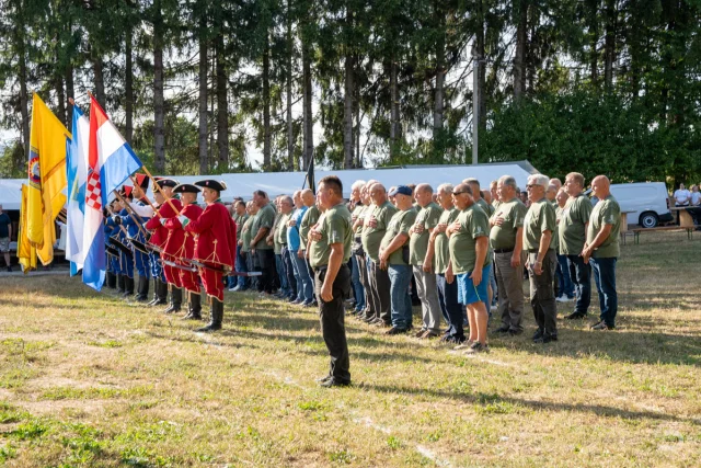 FOTO/U Gospiću obilježena 35. obljetnica prvog postrojavanja 118. brigade Hrvatske vojske