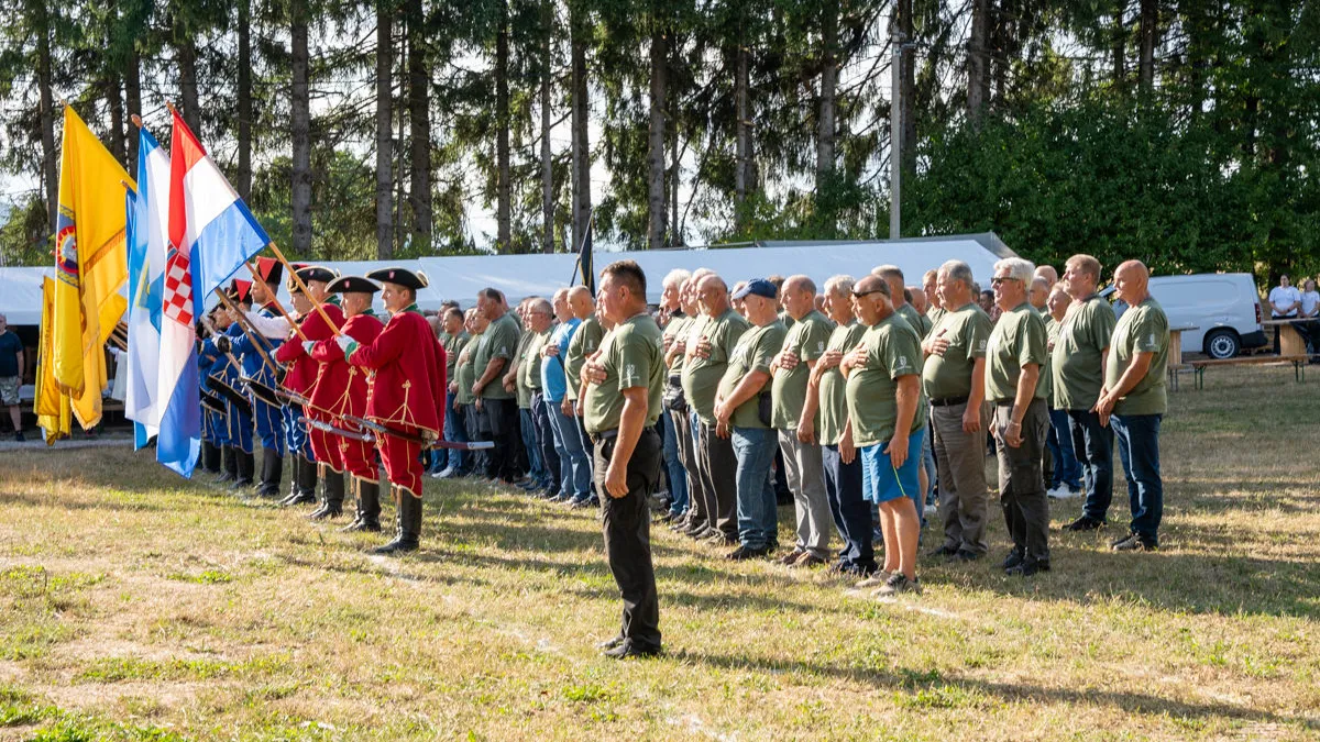 FOTO/U Gospiću obilježena 35. obljetnica prvog postrojavanja 118. brigade Hrvatske vojske