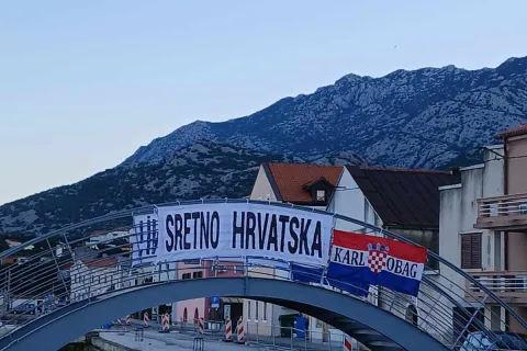 Uoči utakmice na Svjetskom prvenstvu Karlobag poslao jasnu poruku: Hrvatska je uz vas!