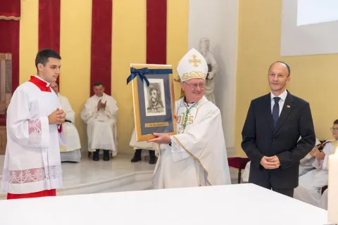 Misom zahvalnicom biskup mons. Križić oprostio se od vjernika Gospićko-senjske biskupije