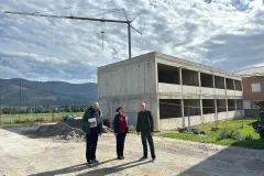 Župan Petry obišao radove na dogradnji Osnovne škole u Korenici