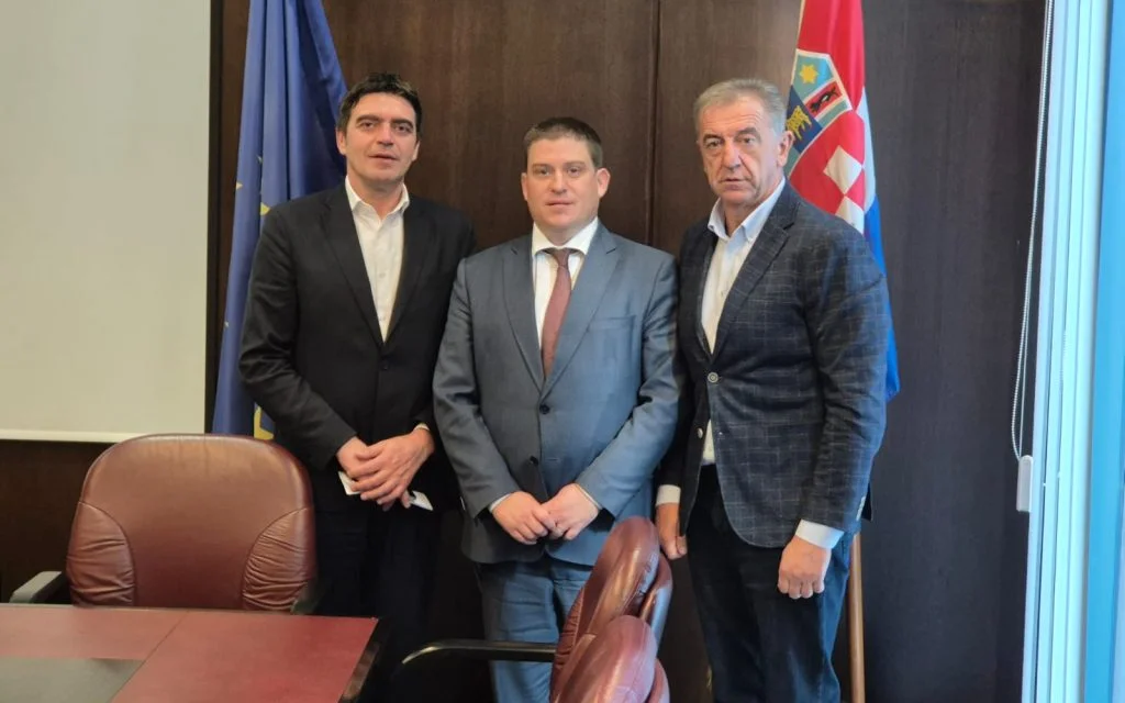 IMG-20241023-WA0000-qw0sjqlg0kuu3xa861k109gqd9e4073e2zbcro8pvk_jpg_pagespeed_ce__aGgj4ntTYQ.jpg
