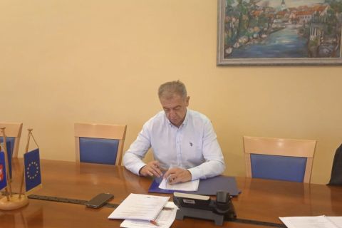 Gradonačelnik Darko Milinović potpisao ugovor za osiguravanje pomoćnika u nastavi učenicima s teškoćama u razvoju