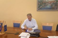 Gradonačelnik Darko Milinović potpisao ugovor za osiguravanje pomoćnika u nastavi učenicima s teškoćama u razvoju