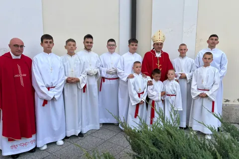 Gospićko-senjski biskup mons. Marko Medo predvodio u Ogulinu svečano misno slavlje u povodu blagdana Uzvišenja Svetog Križa