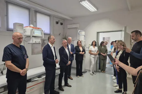 Otočac dobio suvremeni mamograf s tomosintezom vrijedan gotovo 200 tisuća eura – kvalitetnija i dostupnija dijagnostika za žene