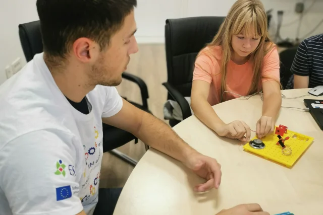 STEM radionice o baterijama i elektromagnetizmu u Dugoj Resi
