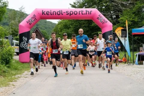 Veliki interes za SKY BOŠT - čak 45 skyrunnera trčat će 30 km od Karlobaga do Oštarija!
