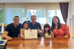 Državna prvakinja u atletici Plazma sportskih igara mladih Sara Žarak na prijemu kod gradonačelnika Milinovića