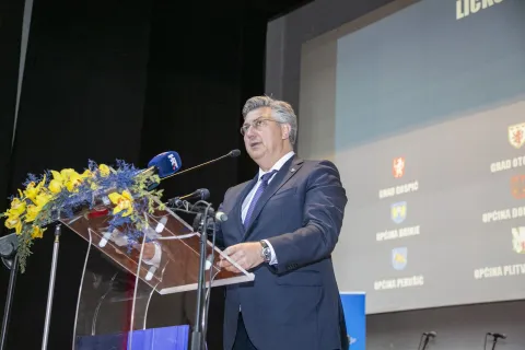 Plenković: Teze o rastu ustaštva su potpuno promašene, Čavoglave se neće zabraniti