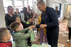 Gradonačelnik Darko Milinović uručio radne materijale i pribor predškolcima