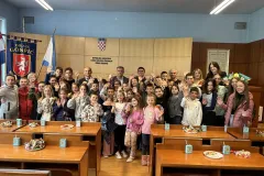 “Dječji tjedan 2024” - gradonačelnika posjetili osnovnoškolci i djeca iz Dječjeg vrtića “Pahuljica”