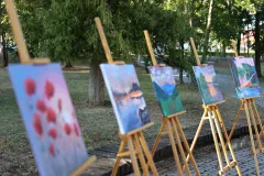 U Otočcu otvorena izložba radova 20. likovne kolonije LIKOM GACKE