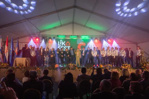 “LIKA FEST 2024.”: Pjesma i tambura ponovno će obilježiti manifestaciju “Jesen u Lici”
