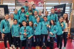 Taekwondo klub Otočac osvojio 13 medalja na međunarodnom turniru M-2 2025