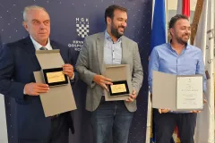 Plakete Zlatna kuna uručene tvrtkama Hadria d.o.o. iz Novalje, IM-Commerce d.o.o. iz Jezerana i Marincel d.o.o. iz Otočca