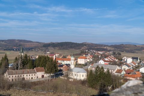 Općina Brinje potpisala je Ugovore o radu s 10 žena s područja općine