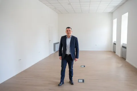 Gradska uprava Otočca seli u obnovljeni prostor na Trgu dr. Franje Tuđmana