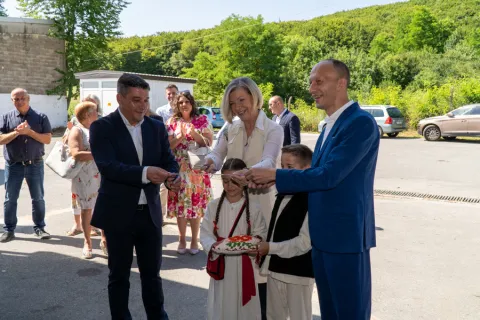 U Otočcu svečano otvorena prva tvornica organskog gnojiva od sirove ovčje vune u Hrvatskoj i regiji
