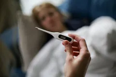Veće naknade za bolovanje i njegu djeteta – Sabor usvojio izmjene Zakona o zdravstvenom osiguranju