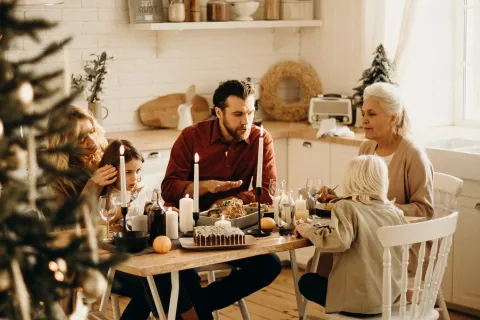 Lički običaji, tradicija i blagdansko zajedništvo na Badnji Dan