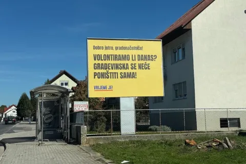 Jumbo plakat u Gospiću prozvao Milinovića zbog tvornice litija, gradonačelnik oštro odgovorio