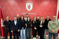 Gradonačelnik Otočca primio otočke tamburaše, sudionike Šokačke rapsodije