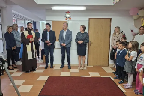 Blagoslovljene nove prostorije za dodatne skupine jasličke djece u Dječjem vrtiću Pahuljica u Gospiću