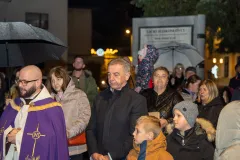 FOTO/Gradonačelnik Darko Milinović upalio prvu adventsku svijeću