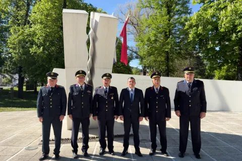 Vatrogasci Grada Otočca na prijemu kod gradonačelnika Bukovca u čast svog zaštitnika