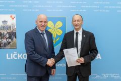 Mnogim oronulim stambenim zgradama Like slijede bolji dani