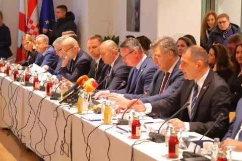 Župan Petry na 17. sastanku Vlade sa županima, predstavnicima Udruge gradova i Hrvatske zajednice općina