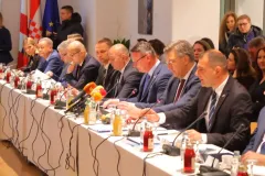 Župan Petry na 17. sastanku Vlade sa županima, predstavnicima Udruge gradova i Hrvatske zajednice općina