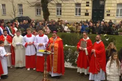 VIDEO: Pogledajte prijenos svete mise iz Gospića na Cvjetnicu