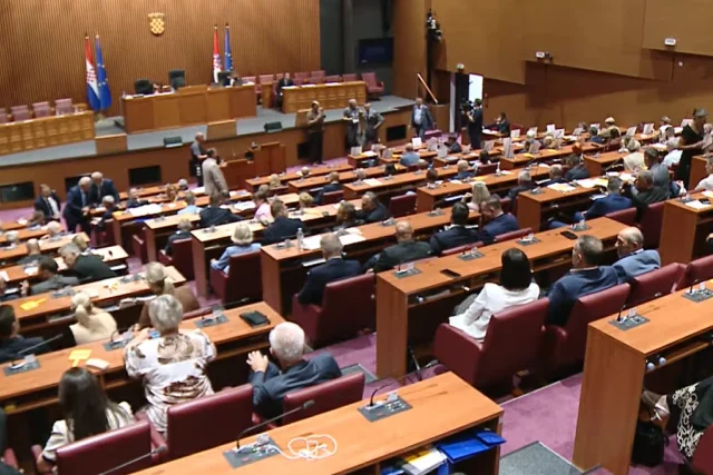 Nakon 18 sati prepirke, završena sjednica Sabora: Odbijen zahtjev za hitnu sanaciju otpada, prihvaćeni prijedlozi vladajućih