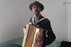 Priče iz Like: Damir Karakaš o djetinjstvu, radu i harmonici