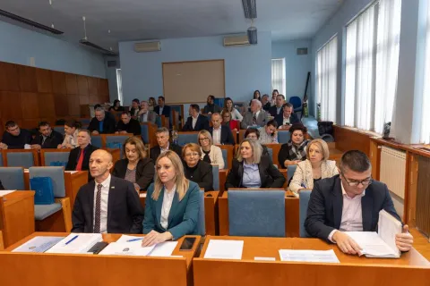 Sazvana XXI. sjednica Županijske skupštine Ličko-senjske županije. Na dnevnom redu zahtjev za sanacijom Doma za starije osobe Ličko-senjske županije