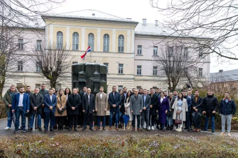 U Gospiću održana sjednica proširenog Predsjedništva Mladeži HDZ-a
