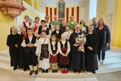 Proslavljena misa zahvalnica za plodove zemlje te za oproštaj sestara Družbe Presvetog Srca Isusova u Gospiću