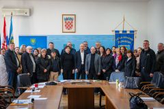Ličko-senjska županija potpisala ugovore o dodjeli financijskih sredstava udrugama proizašlim iz Domovinskog rata i udrugama iz područja zdravstva i socijalne skrbi