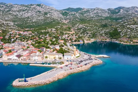 U Karlobagu večeras Ribarska fešta uz grupu Skala