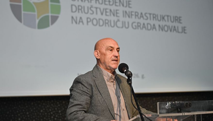 Grad Novalja