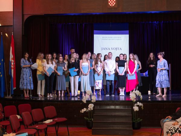 U Gospiću održana svečana promocija maturanata Strukovne škole Gospić U Gospiću održana svečana promocija maturanata Strukovne škole Gospić