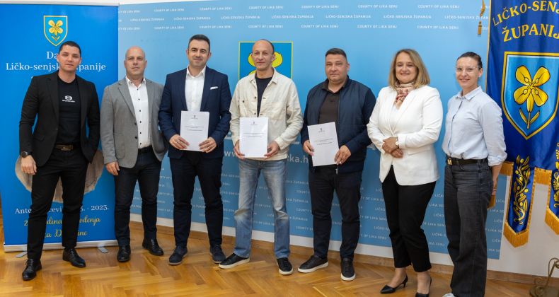 Najbolje iz Like - Župan Petry s prijevoznicima potpisao sporazume za nastavak javne usluge autobusnog prijevoza putnika – Lika Line