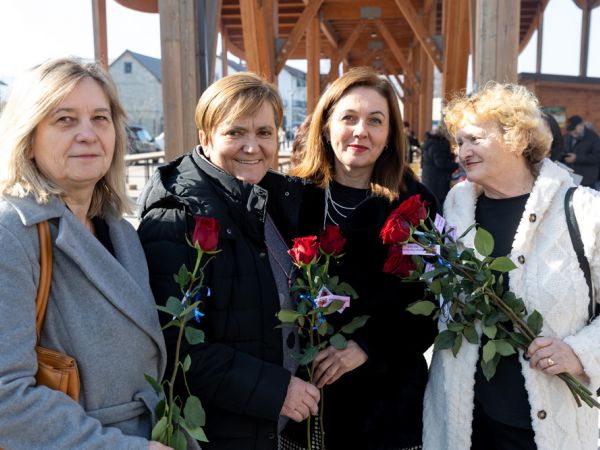 Uoči Međunarodnog dana žena HDZ razveselio Gospićanke