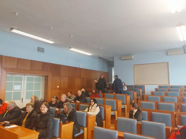 Gradonačelnik Milinović posjetio građane pri dodjeli božićnica