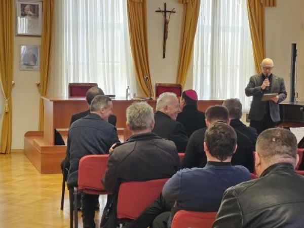 U Gospiću održan korizmeni susret svećenika Gospićko-senjske biskupije U Gospiću održan korizmeni susret svećenika Gospićko-senjske biskupije