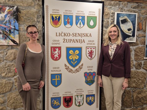 Kandidatkinja Ličko-senjske županije na Izboru najuzornije hrvatske seoske žene Ana Jelinić na prijemu kod zamjenice župana Jasne Orešković Brkljačić Kandidatkinja Ličko-senjske županije na Izboru najuzornije hrvatske seoske žene Ana Jelinić na prijemu kod zamjenice župana Jasne Orešković Brkljačić