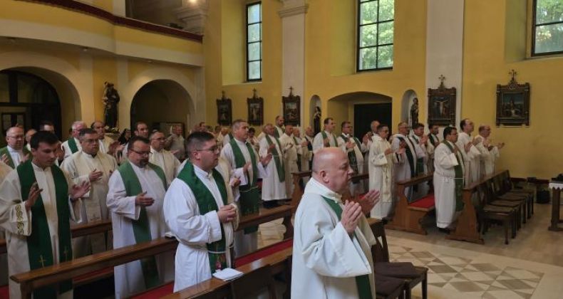 Najbolje iz Like - Svećenički i redovnički dan Zadarske nadbiskupije proslavljen u Gospiću
